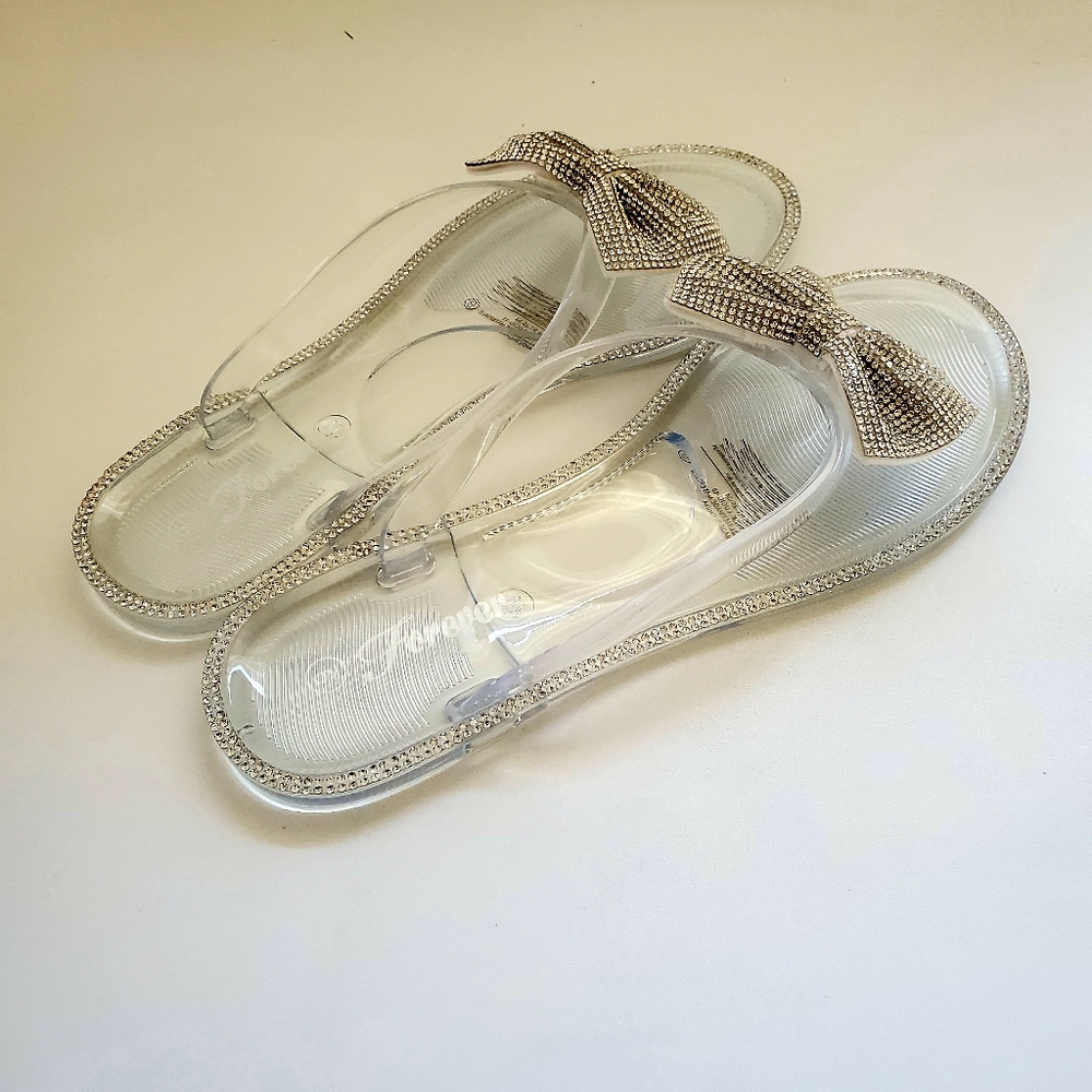 Forever Women's Clear Rhinestone Clear Flip Flop Sandals Size 8 - Picture 5 of 7